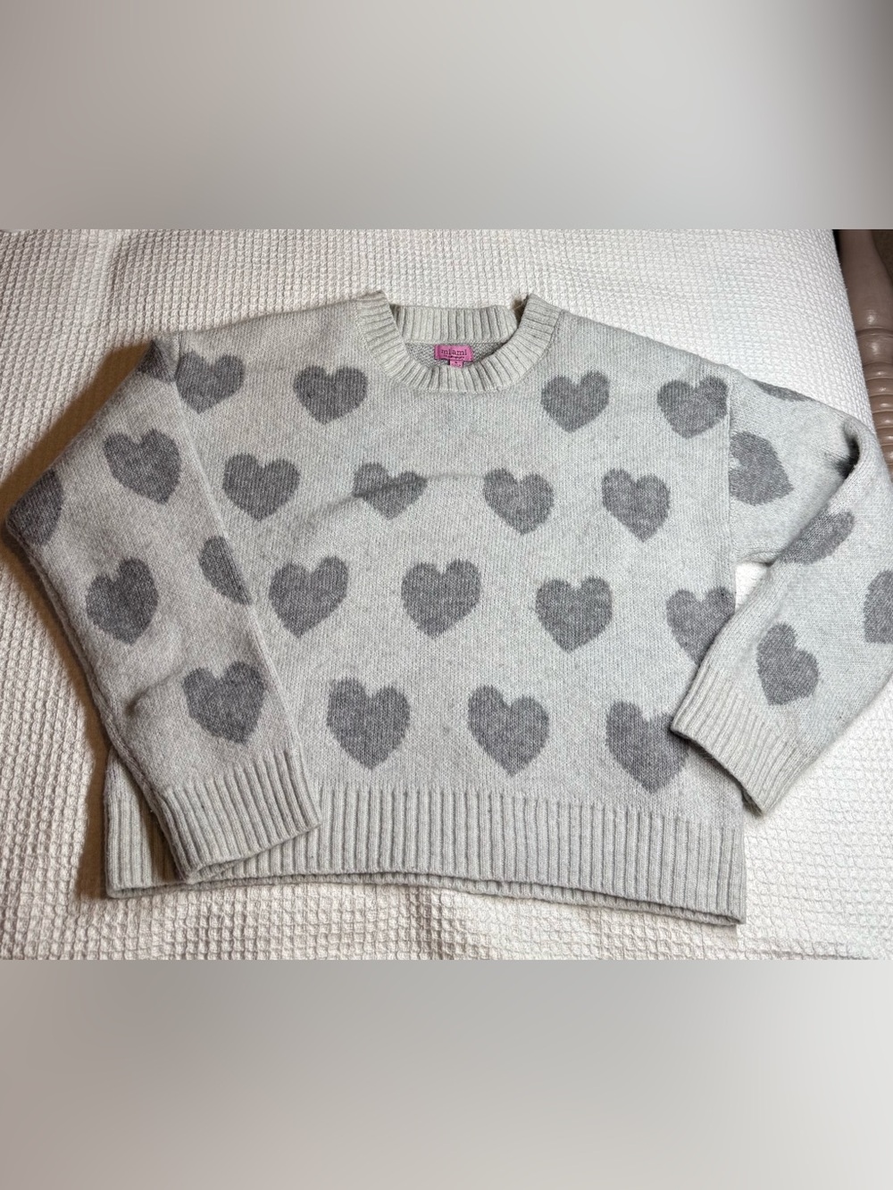 Francesca's Collections Gray Heart-Print Crewneck Sweater